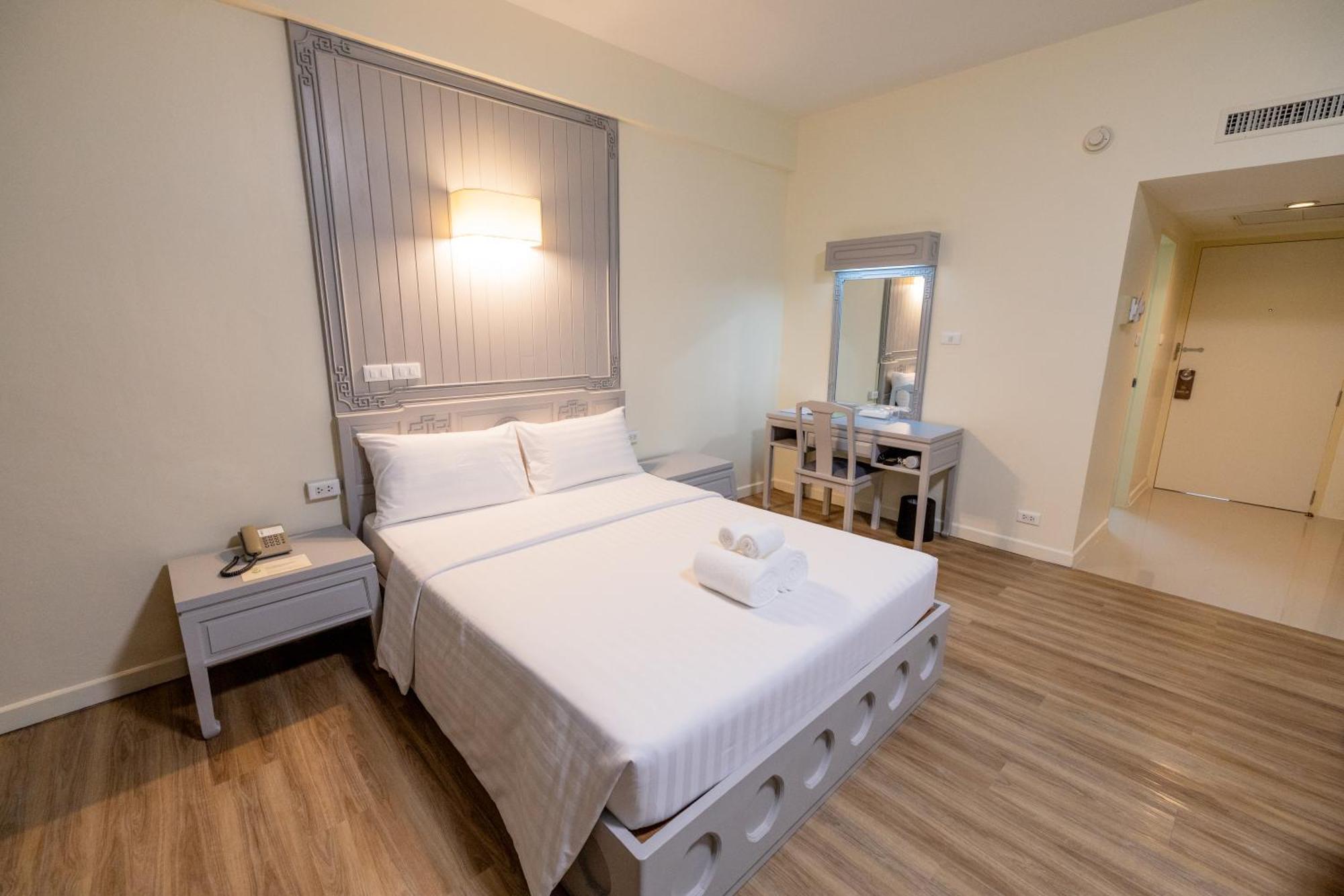 Mido Hotel Бангкок Экстерьер фото