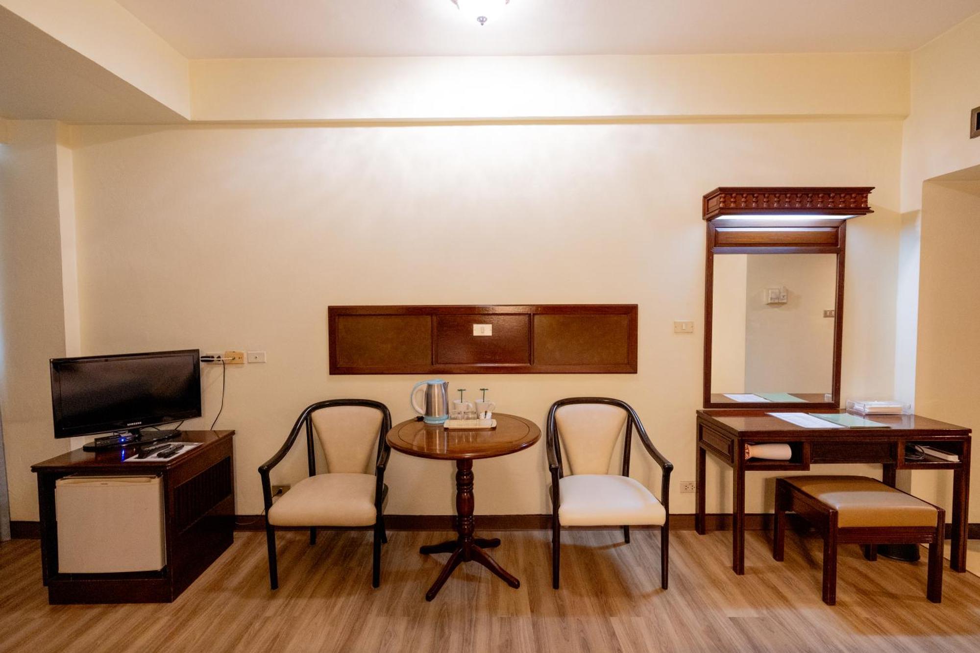 Mido Hotel Бангкок Экстерьер фото