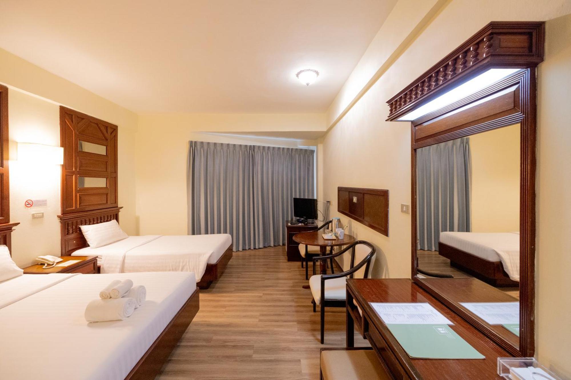 Mido Hotel Бангкок Экстерьер фото