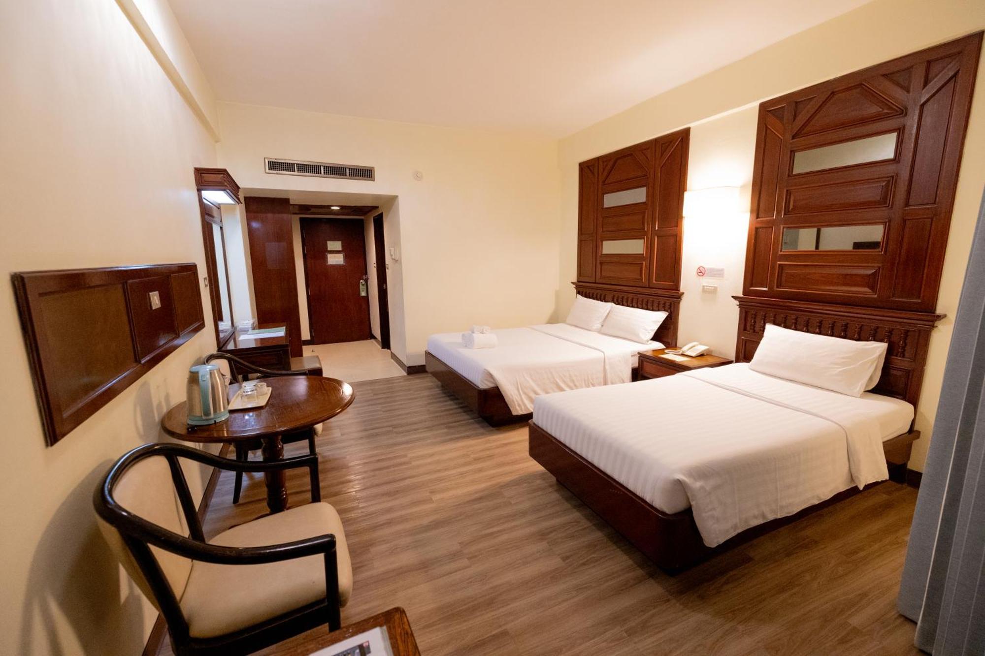 Mido Hotel Бангкок Экстерьер фото