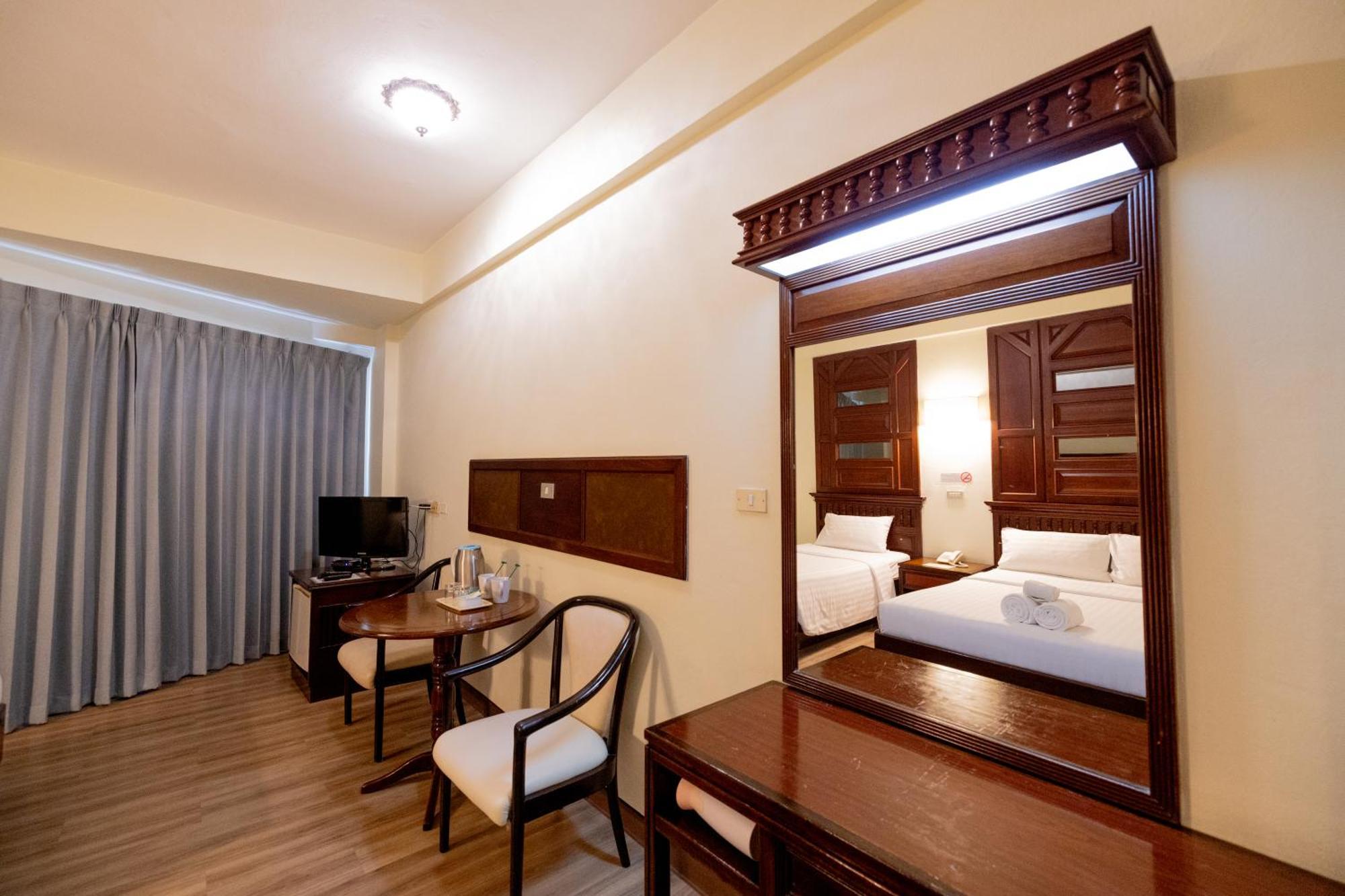 Mido Hotel Бангкок Экстерьер фото