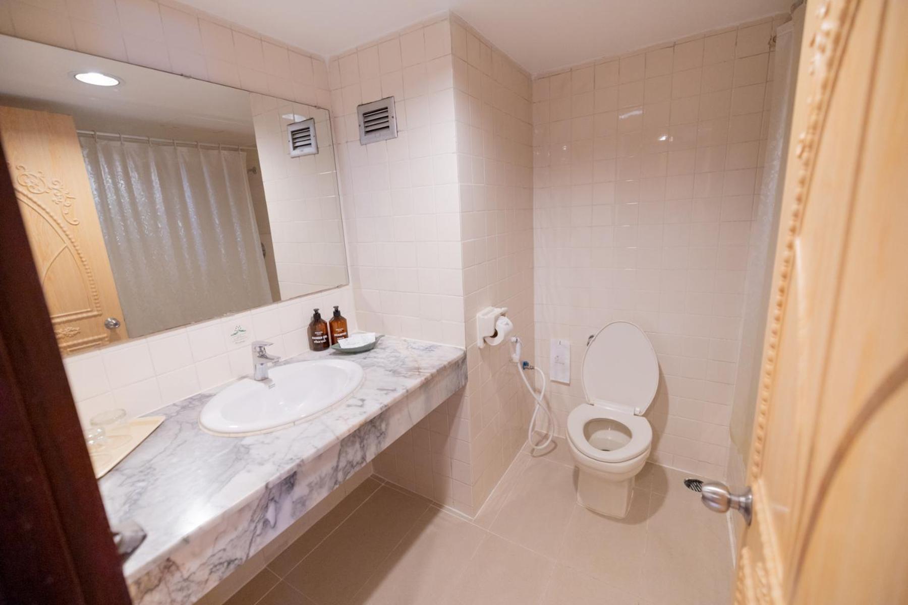 Mido Hotel Бангкок Экстерьер фото